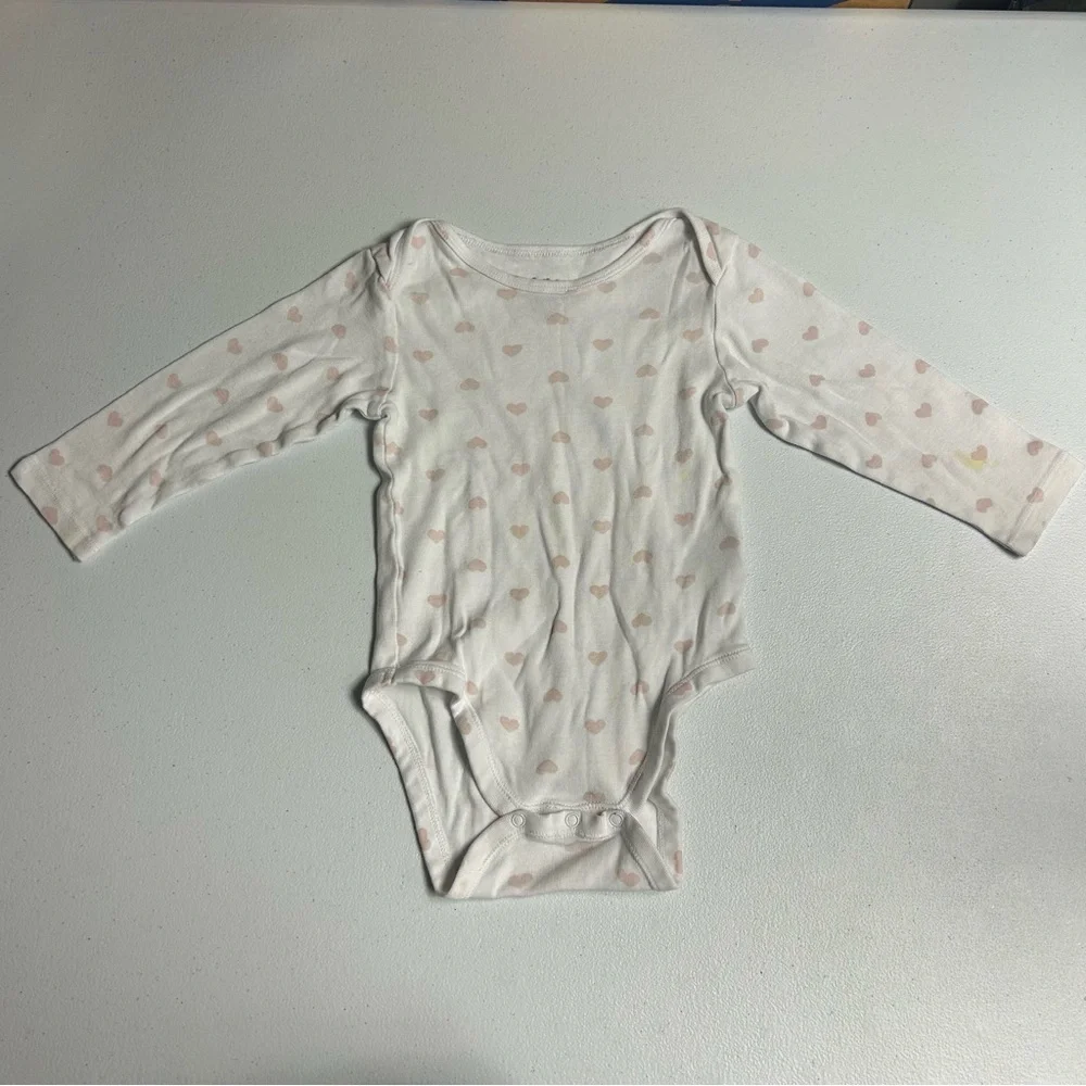 Pink and White Heart Patterned Kids Onesies Set of 2 Size 18 Months - Picture 2 of 7